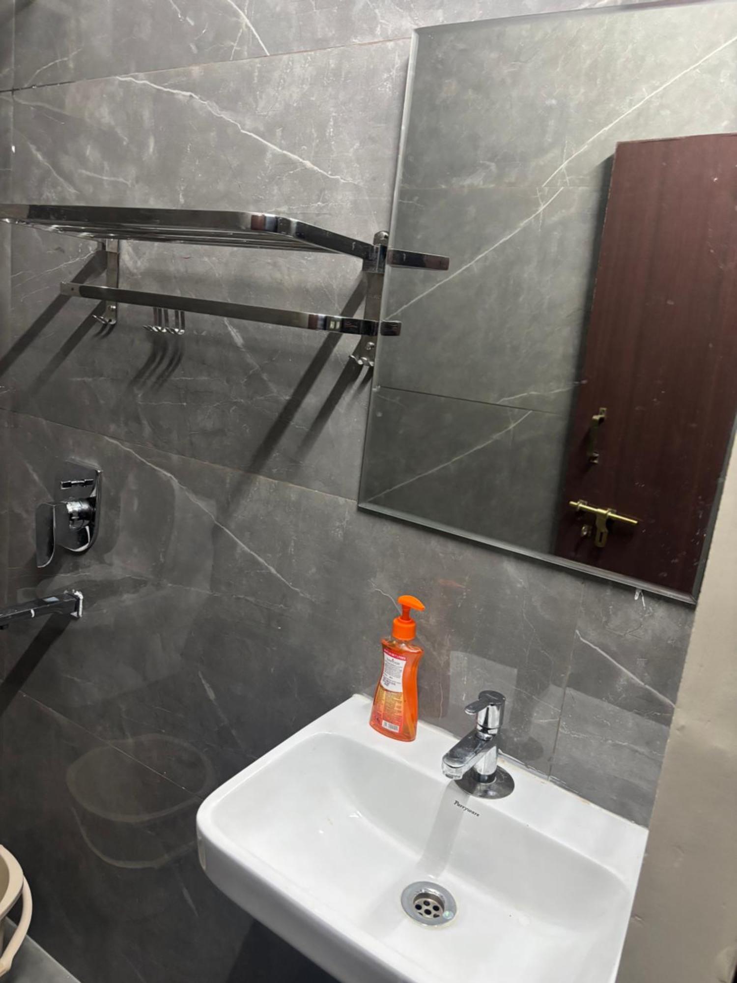 Nest Inn Homestay 티루파티 외부 사진